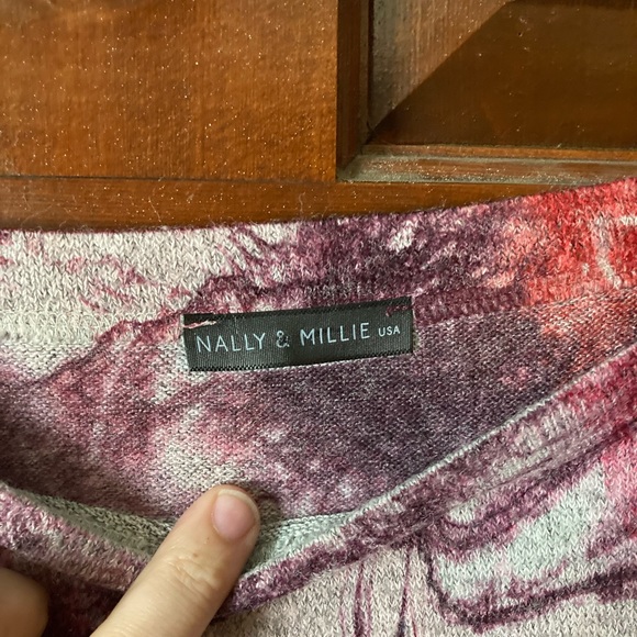 Nally and Millie multicolored pullover size S/M - Picture 2 of 4
